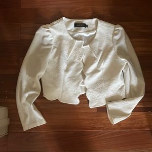 Scallop, crop blazer